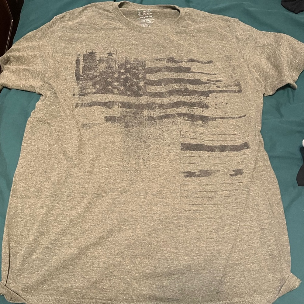 APT 9 Green American flag shirt